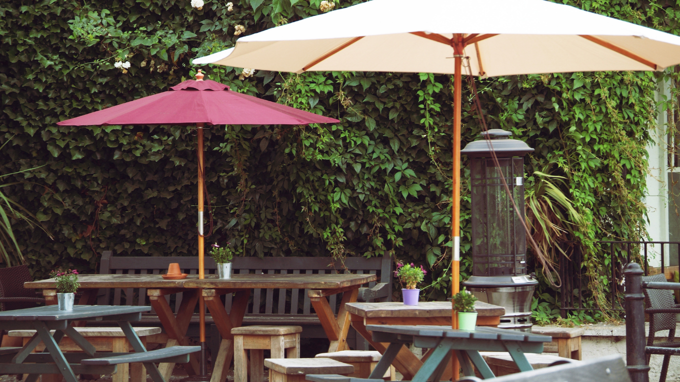 Summer pub drinks